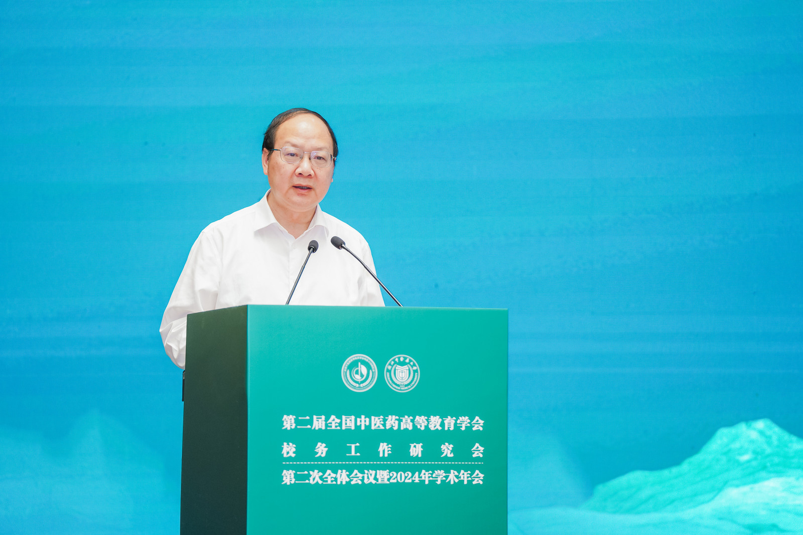 黄文秀.jpg