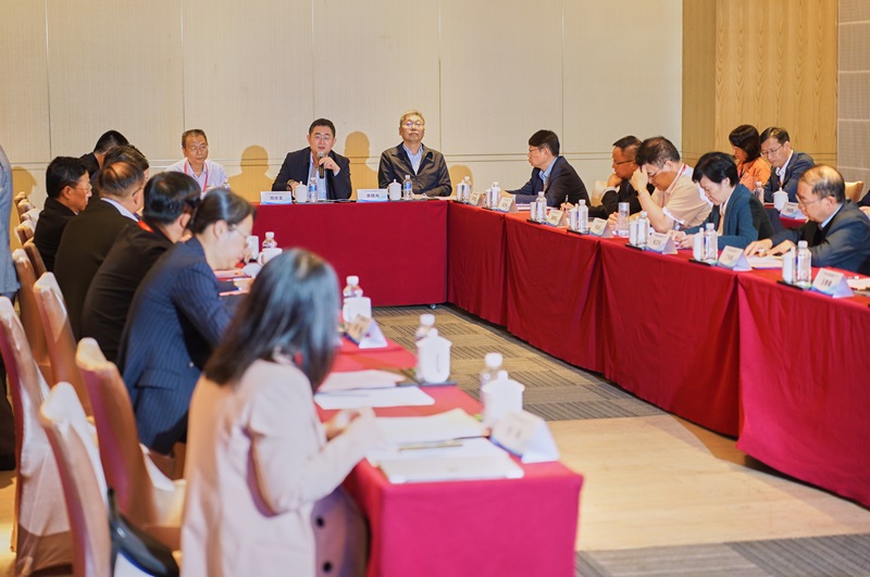 (换)第二次全体会议.jpg